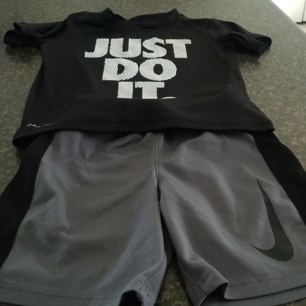 Boys gray and black nike short set